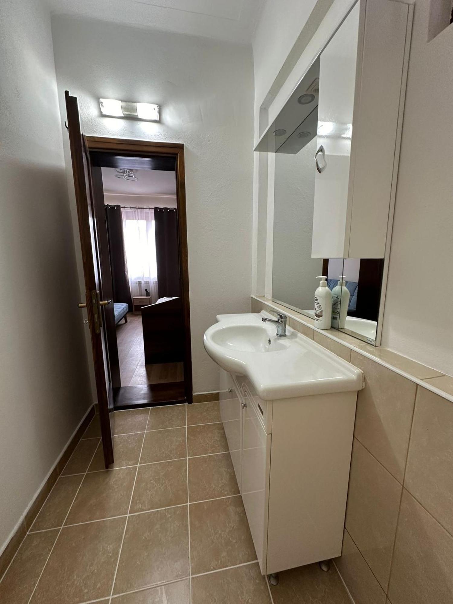 Hotel Dortin Arad Esterno foto