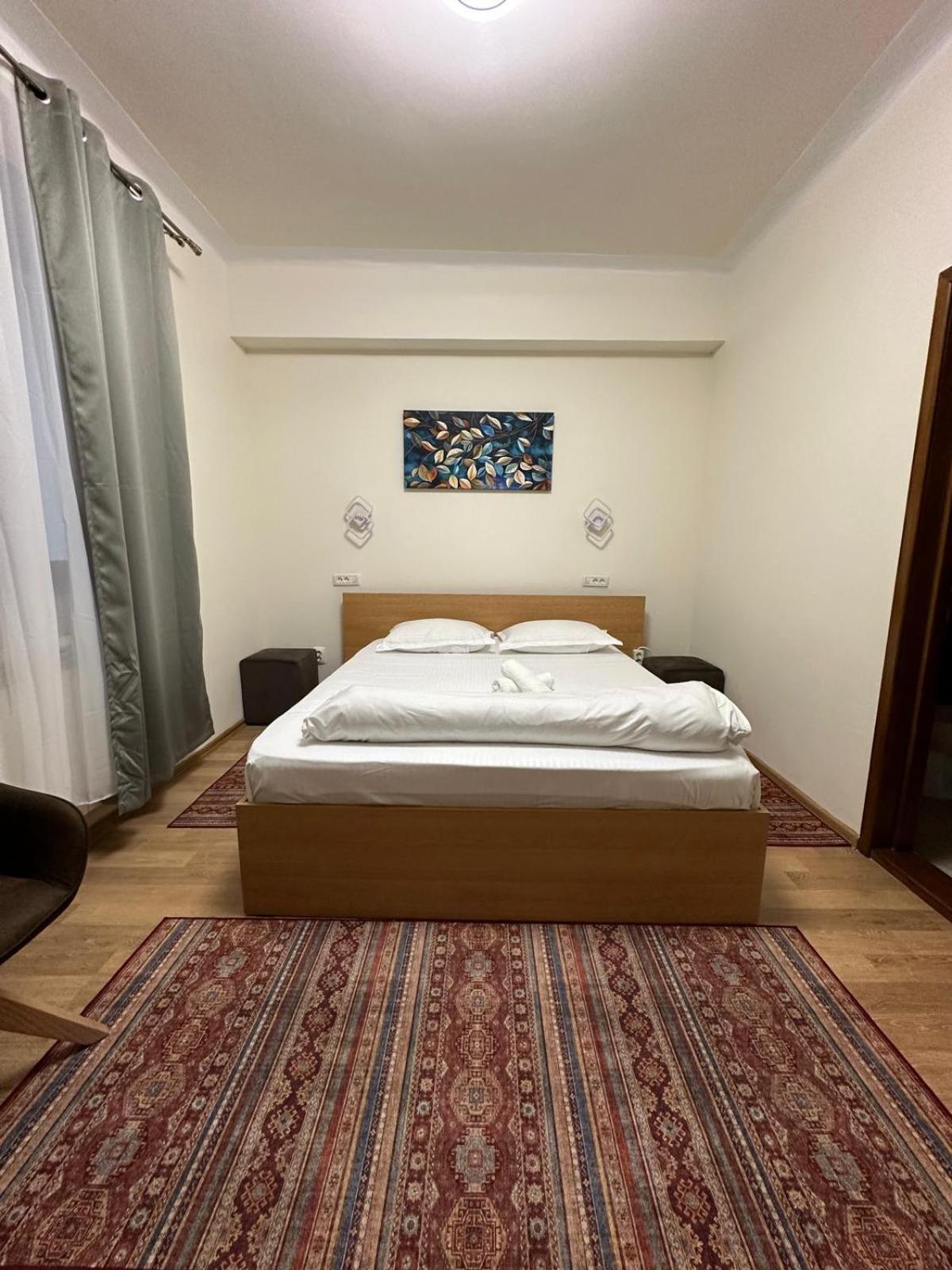 Hotel Dortin Arad Esterno foto